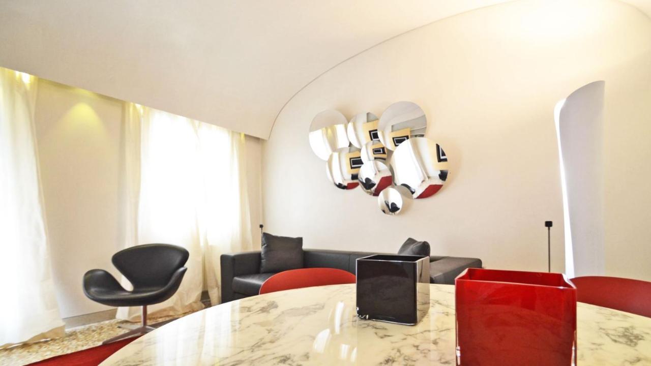 Ai Bareteri Luxury Canal View Венеция Екстериор снимка