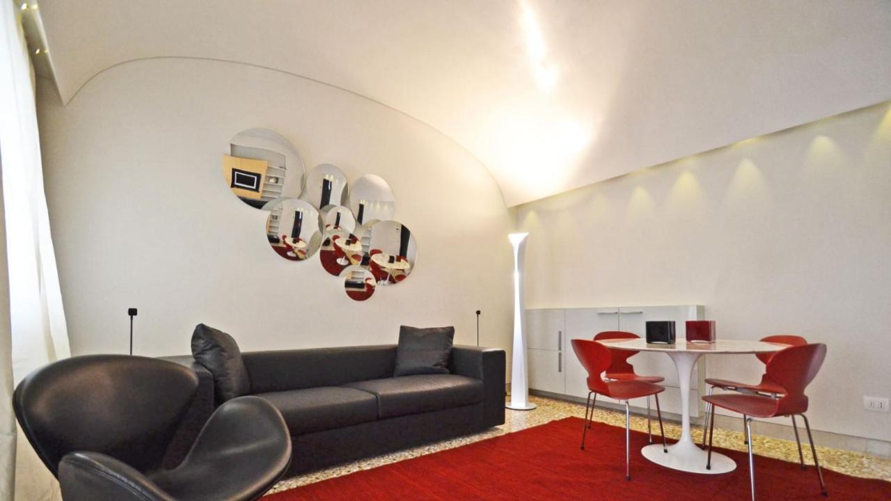 Ai Bareteri Luxury Canal View Венеция Екстериор снимка