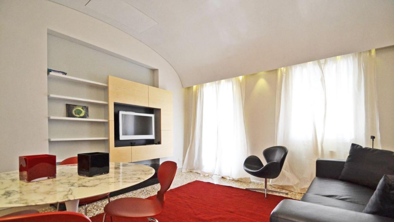 Ai Bareteri Luxury Canal View Венеция Екстериор снимка